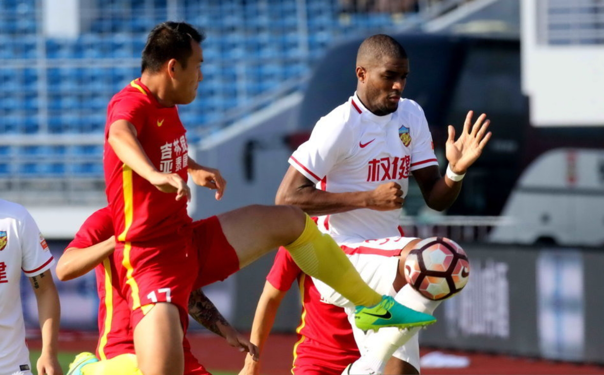 华体会电竞 -国际比赛日阿斯顿维拉内部沟通：中超节点到来，赛场秩序良好，身体对抗强度拉满的简单介绍